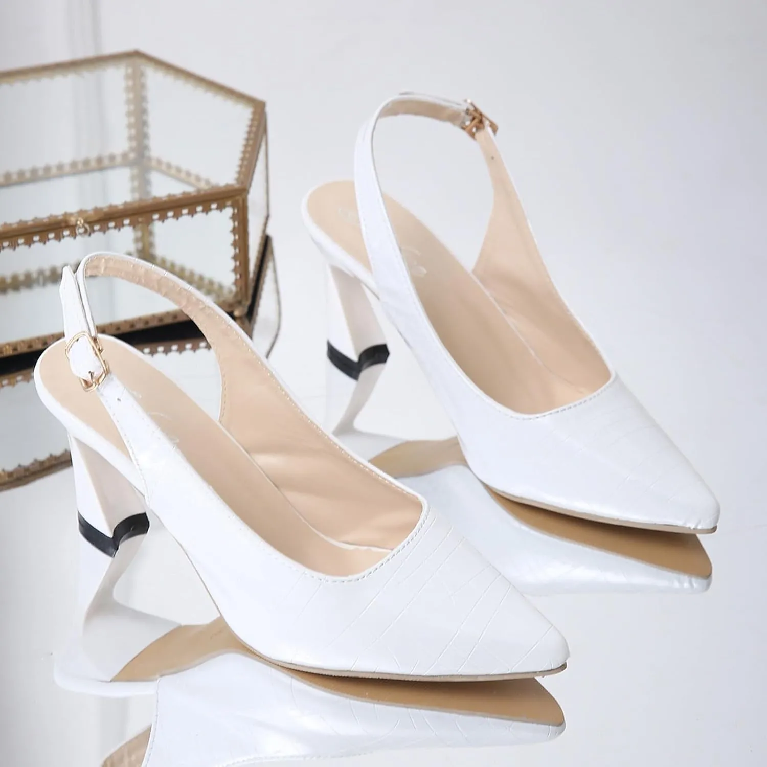 AMDBEL Summer Sandals for Women 2024, Pointed Toe Adjustable Strap Buckle Slingback Sandals Solid Color Fashion Sandals