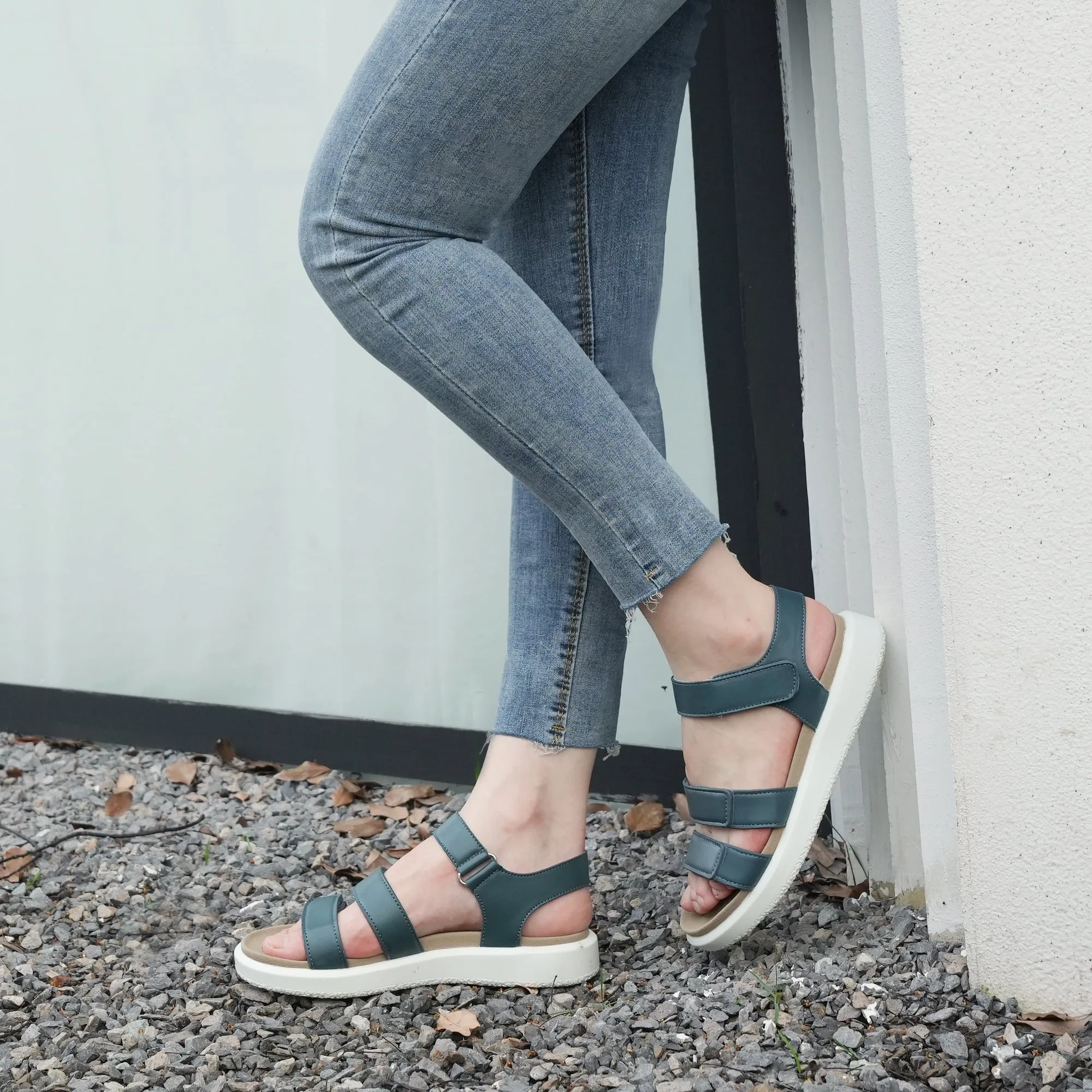 Black Arch Support Sandals-Kitty