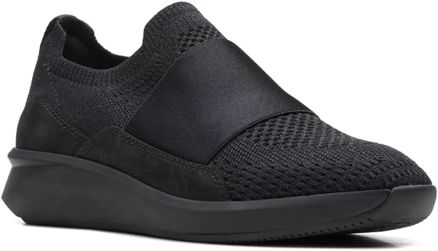 Clarks Women's Un Rio Knit Sneaker