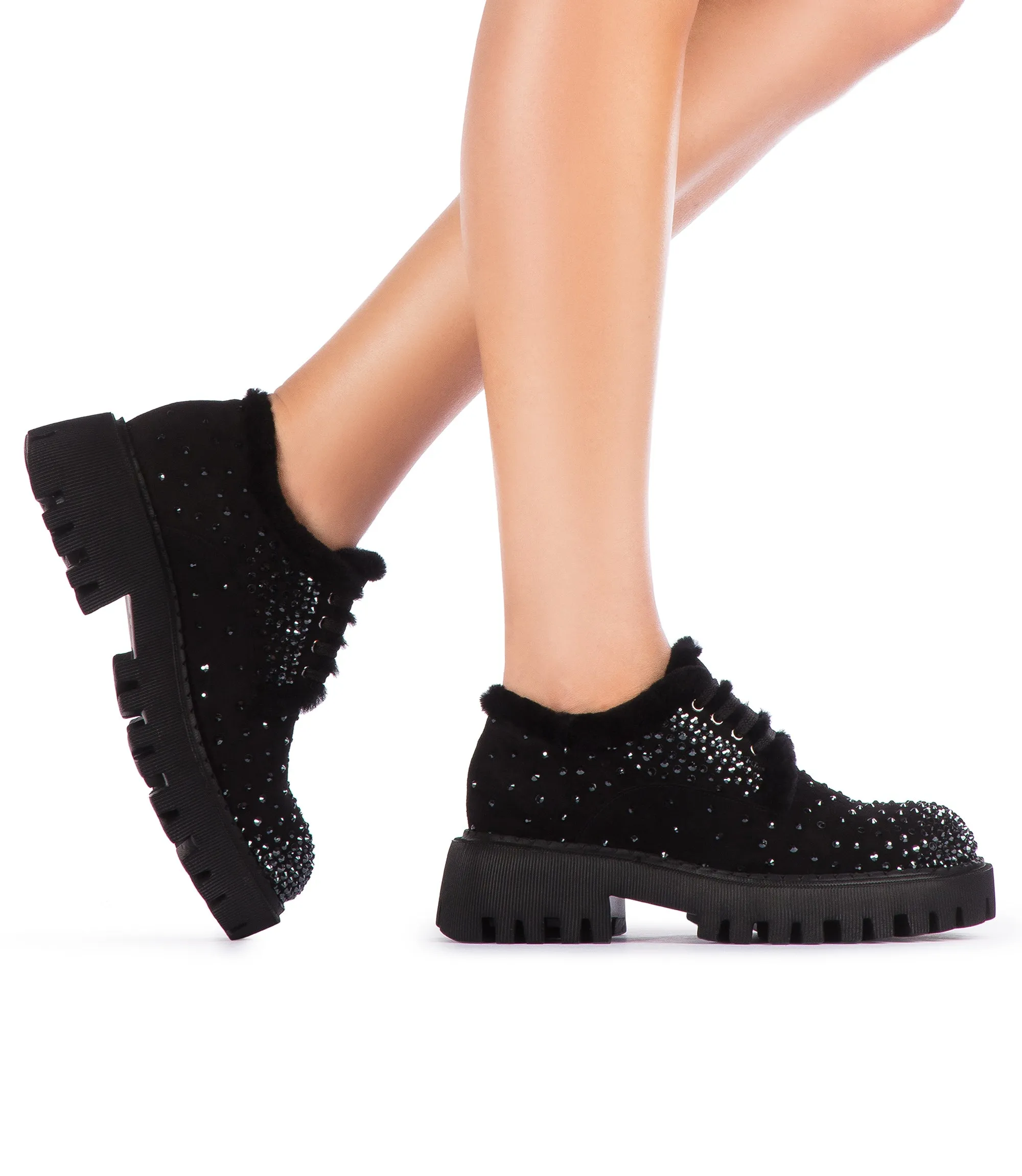 Derby in camoscio nero con cristalli