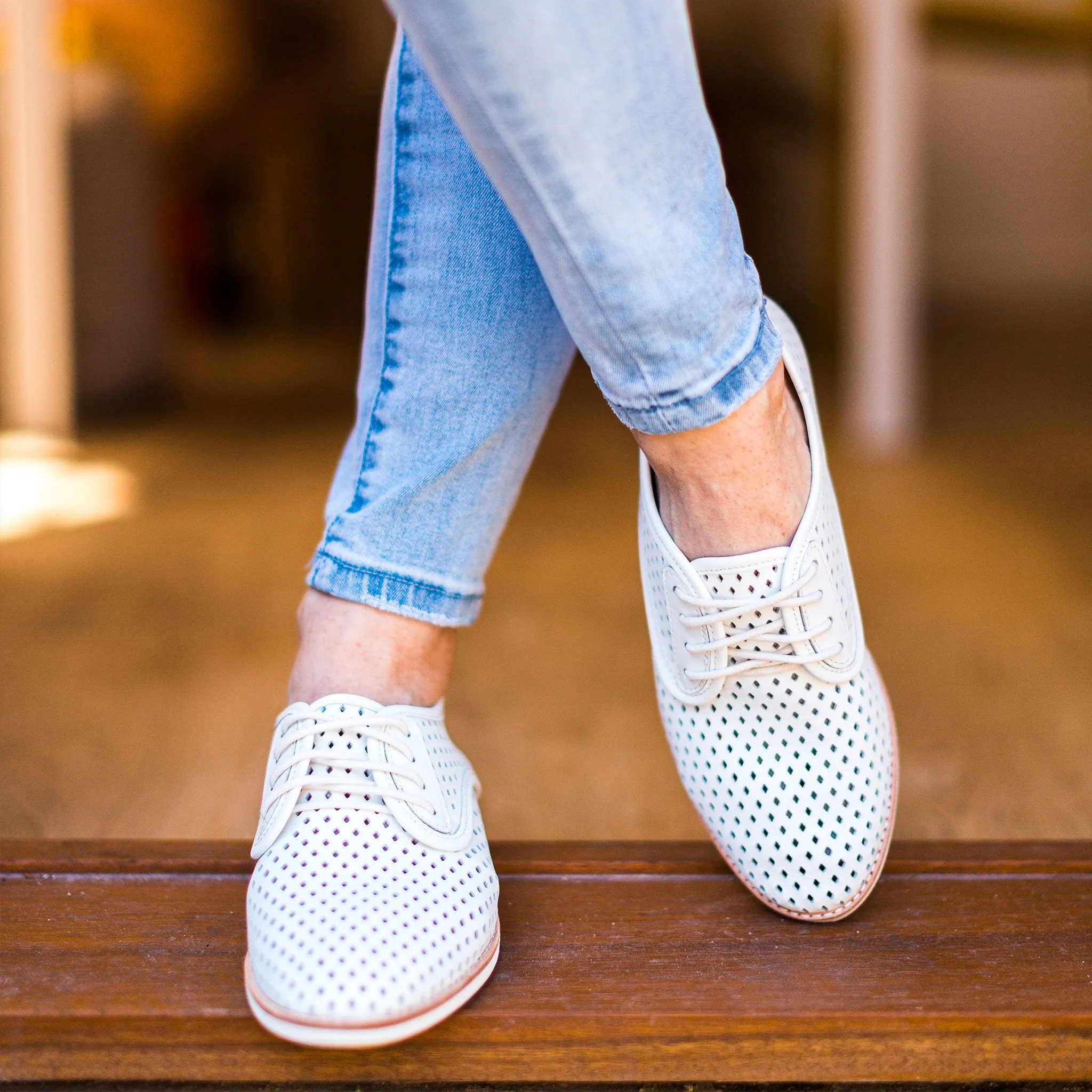Derby Punch - White