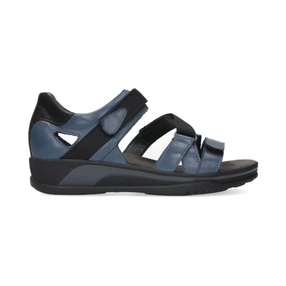 Desh Sandal