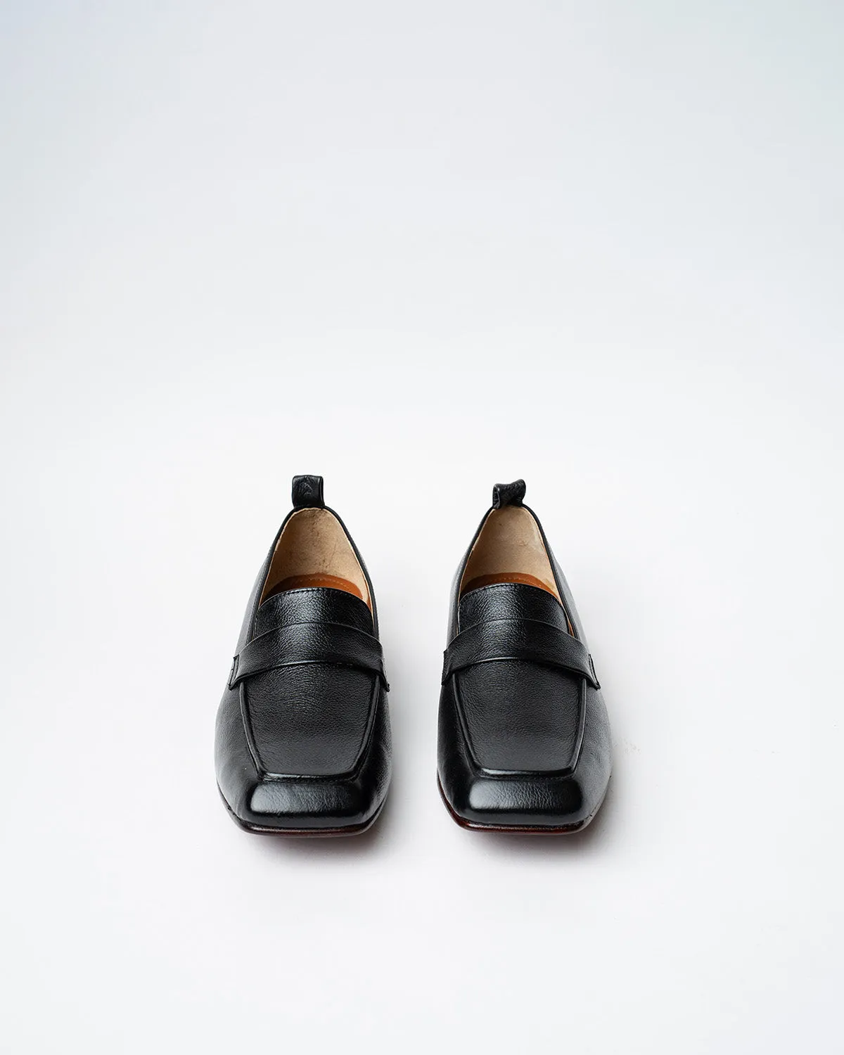 EVENING LOAFER WITH ASQUARE TOE