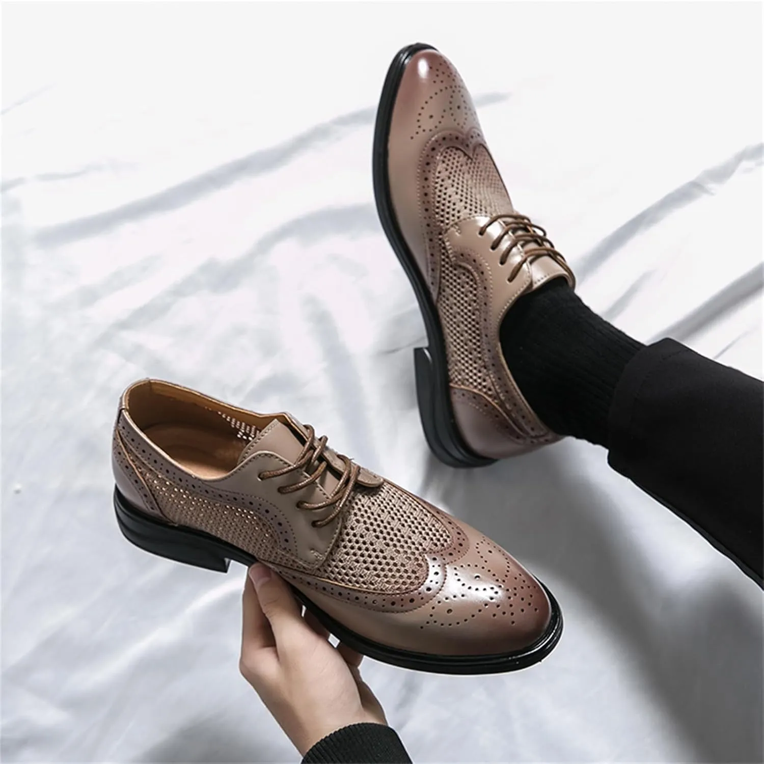 Mens Hollowed Leather Lace Up Brogue Dress Oxford Shoes Summer Casual Lightweight Wingtip Derby Shoes for Formal Business Dress Wedding