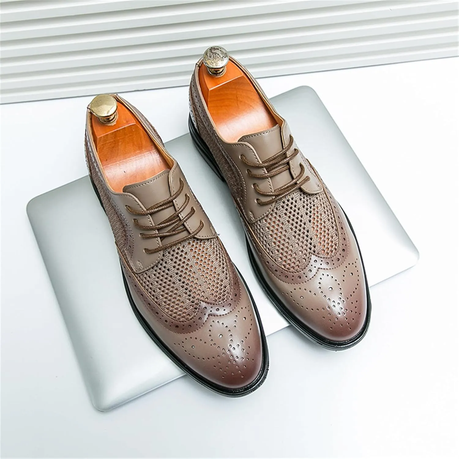 Mens Hollowed Leather Lace Up Brogue Dress Oxford Shoes Summer Casual Lightweight Wingtip Derby Shoes for Formal Business Dress Wedding