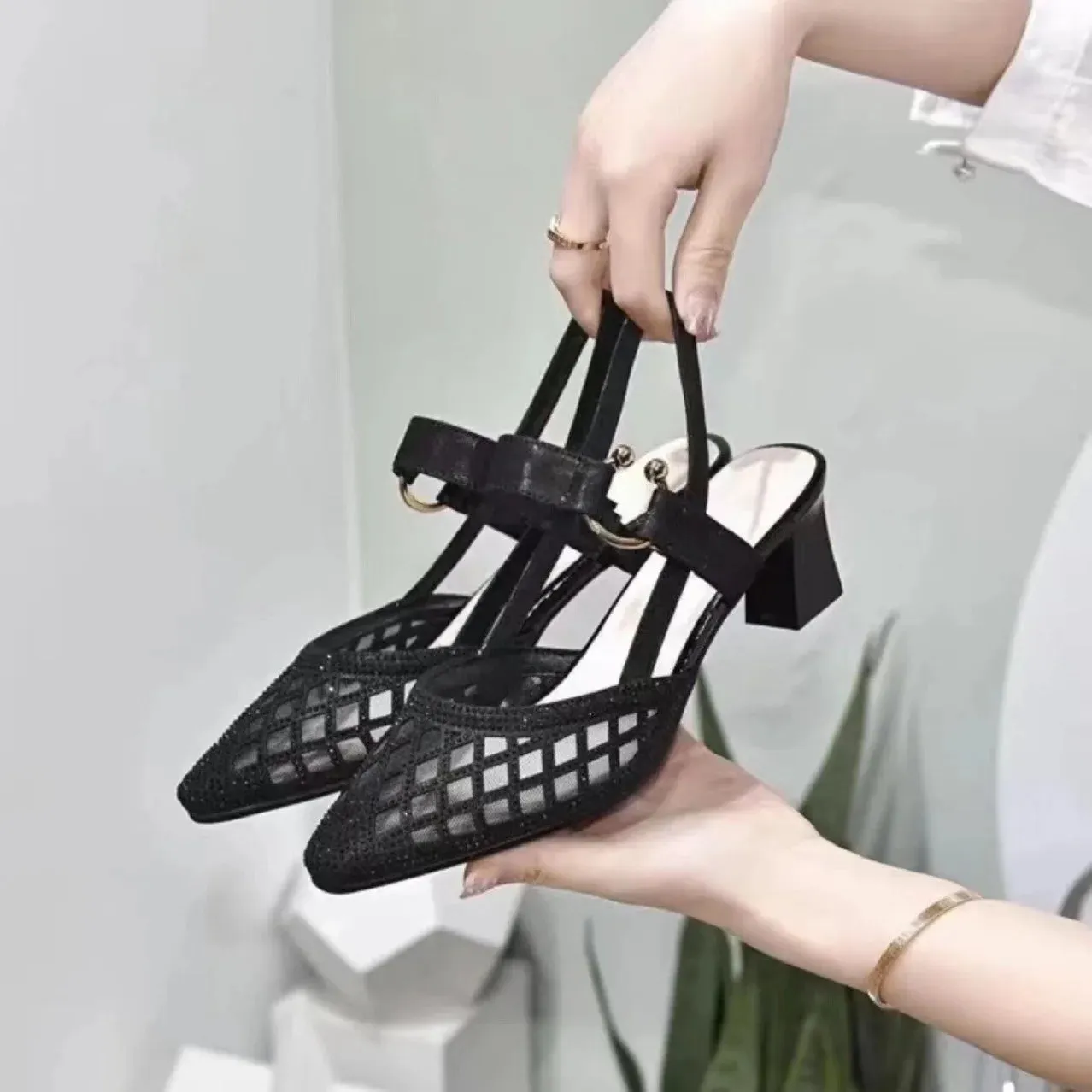 Mesh Breathable Thick Sandals With Rhinestone Temperament