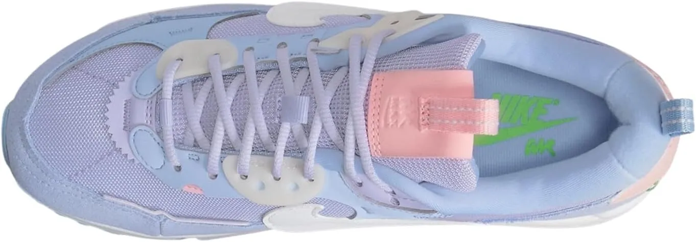 NIKE Women's Sneaker