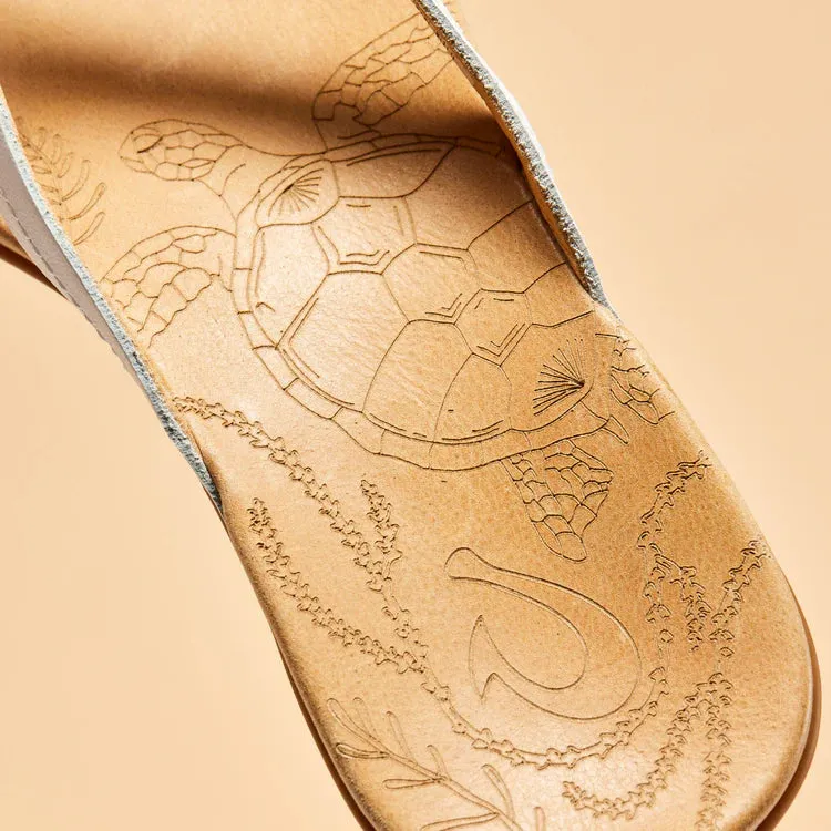 Olukai Women's Honu Leather Beach Sandals - Bright White/Golden Sand