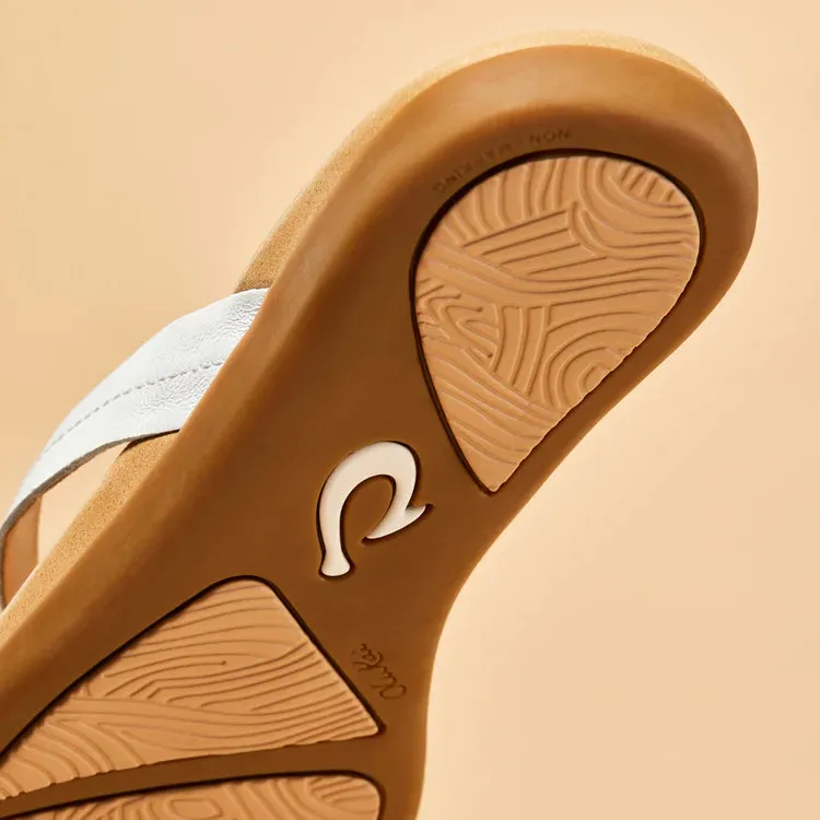 Olukai Women's Honu Leather Beach Sandals - Bright White/Golden Sand
