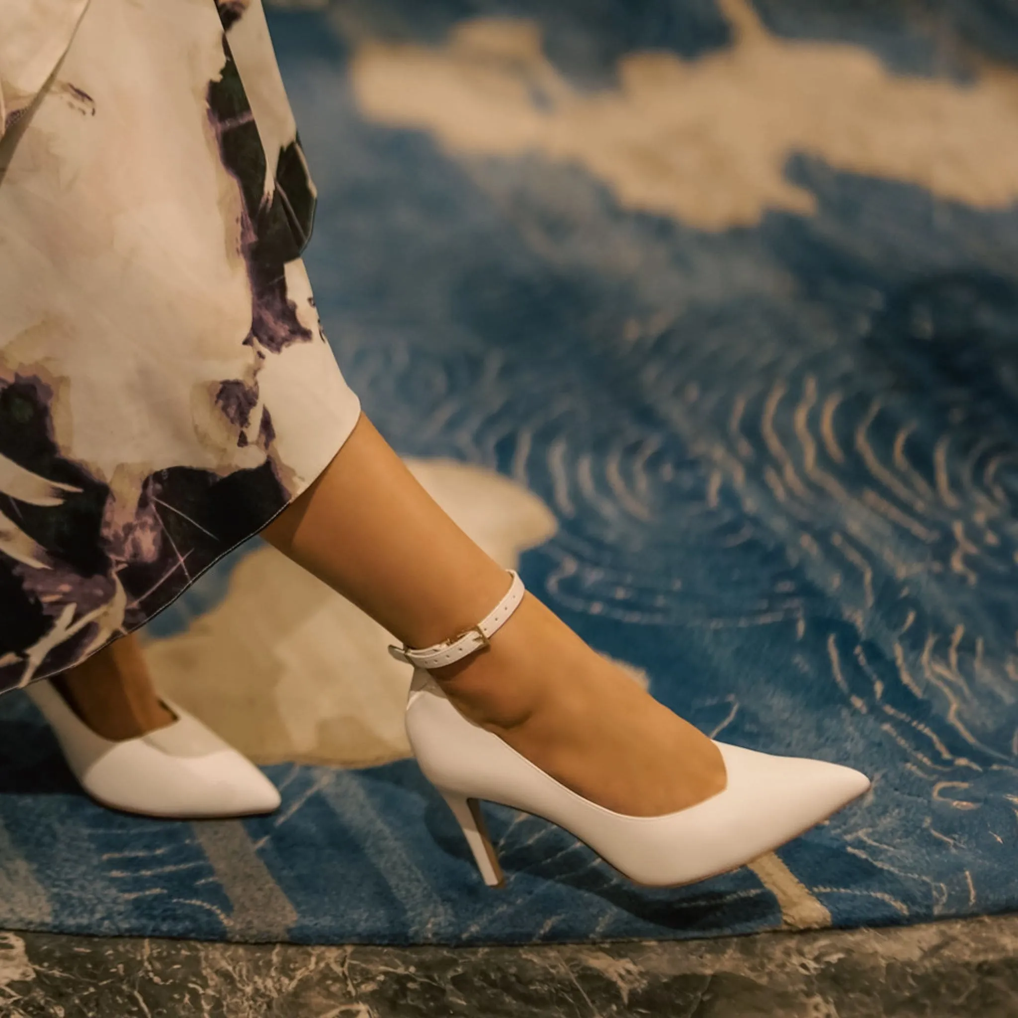 REVERSIBLE ANKLE STRAPS