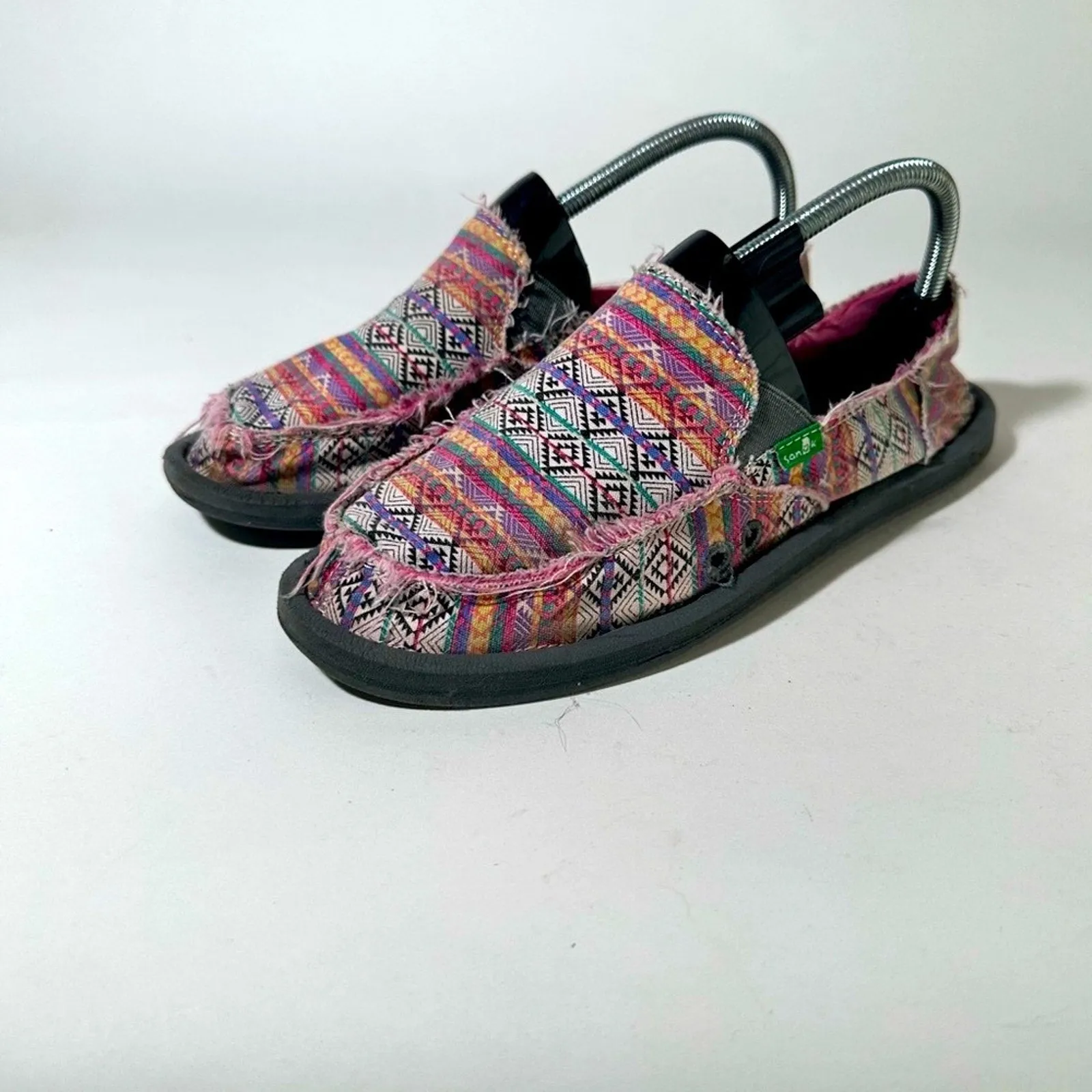 Sanuk Donna Tribal Magenta Geometric Slip-On Shoes