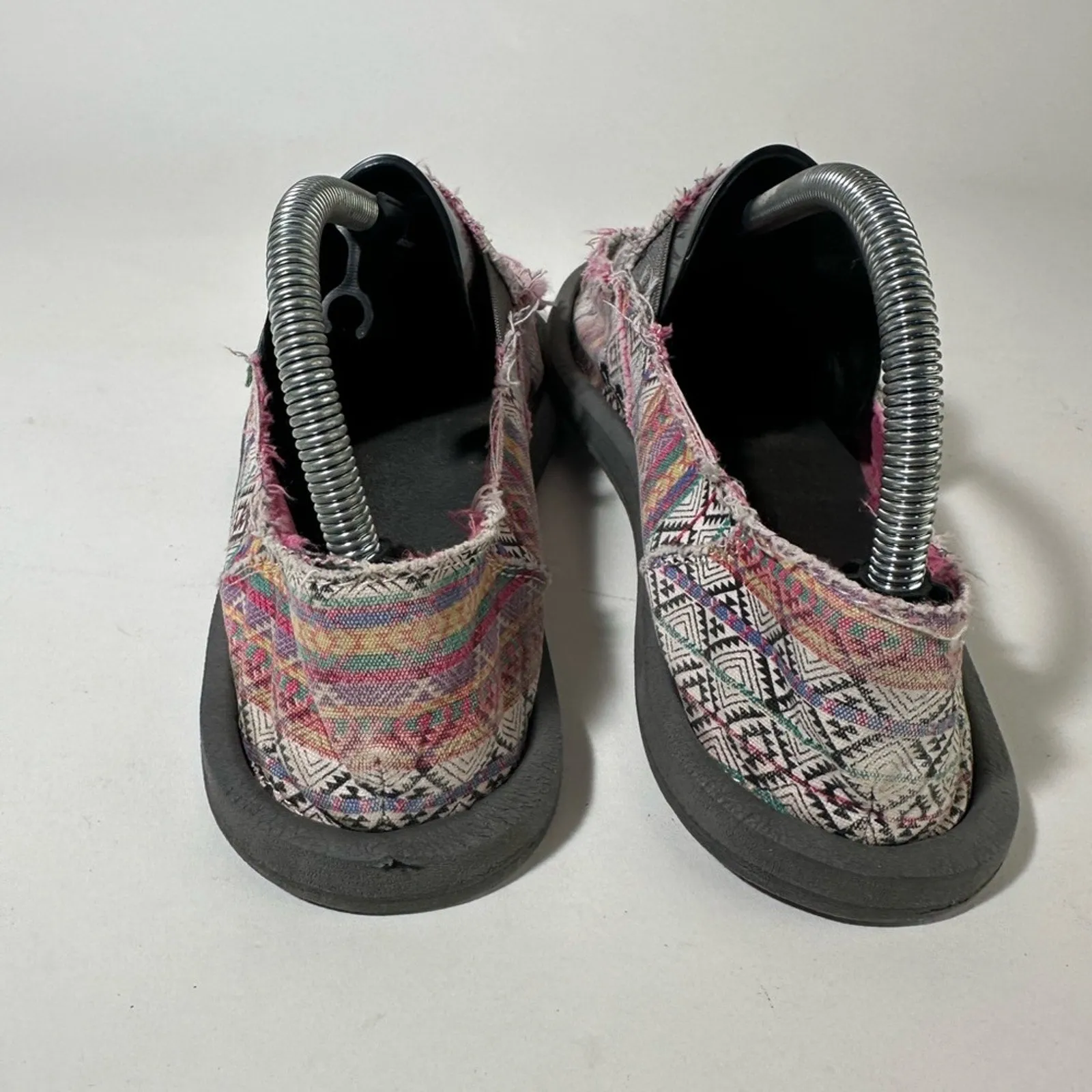 Sanuk Donna Tribal Magenta Geometric Slip-On Shoes