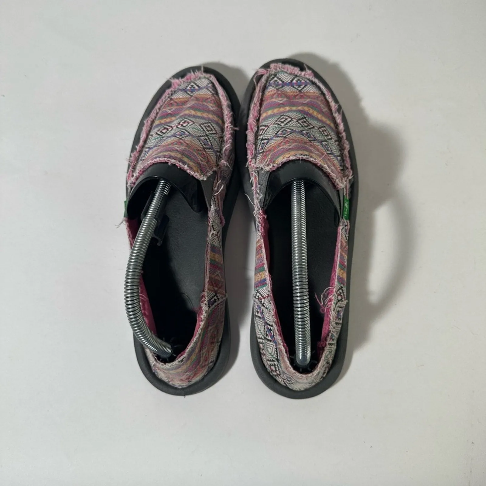 Sanuk Donna Tribal Magenta Geometric Slip-On Shoes