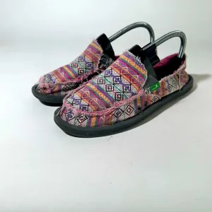 Sanuk Donna Tribal Magenta Geometric Slip-On Shoes