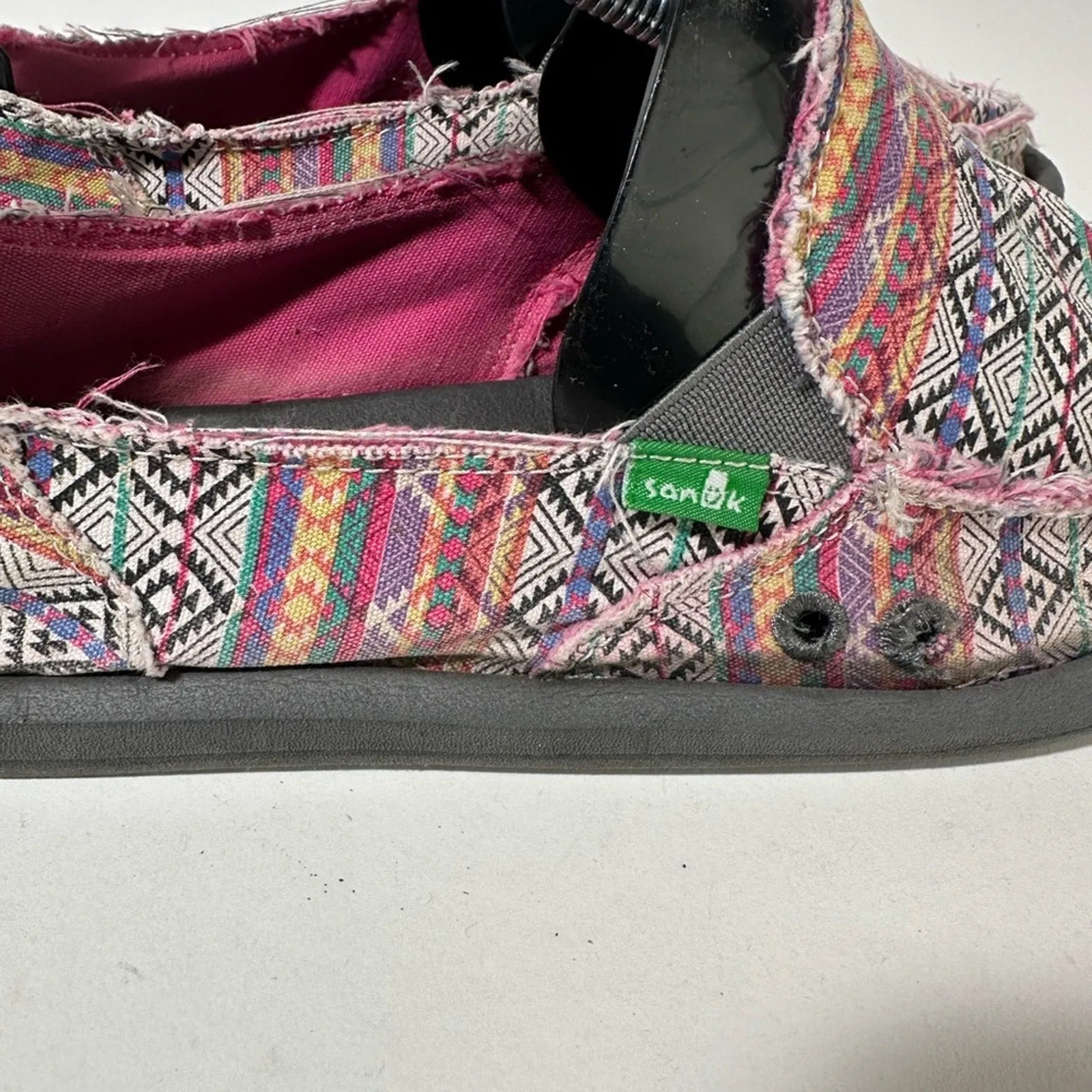 Sanuk Donna Tribal Magenta Geometric Slip-On Shoes