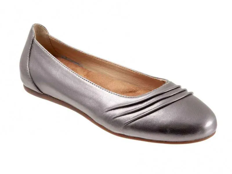 Softwalk Safi - Women's Flat