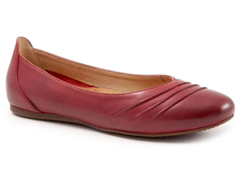 Softwalk Safi - Women's Flat