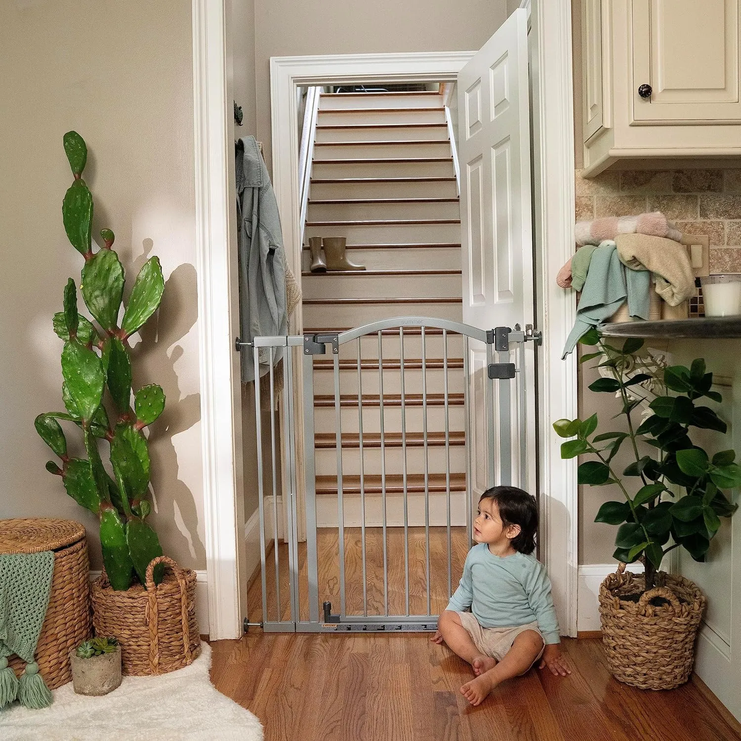 Summer Infant Extra Tall & Wide Safety Pet and Baby Gate, 29.5"-53" Wide, 38" Tall, Pressure or Hardware Mounted, Install on Wall or Banister in Doorway or Stairway, Auto Close Walk-Thru Door - Gray