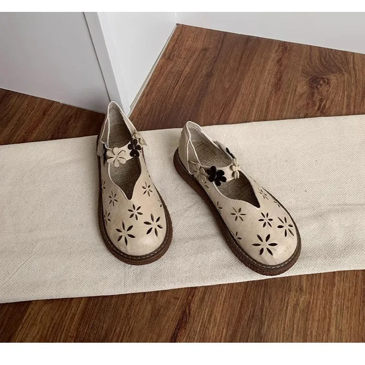 Women's Summer Breathable Flower Hollow Out Flat Literary Style Sandals