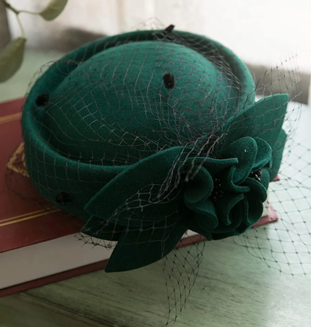 Women's Vintage 100% Wool Felt Cloche Bucket Bowler Hat Winter Vintage Bow Fedoras Church Fascinator